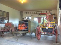 /album/fotogalerie-muzeum-historickych-vozidel-stara-zemedelska-technika-a-selska-jizba-v-porezanech-u-tyna-nad-vltavou/hasicska-strikacka-jpg1/
